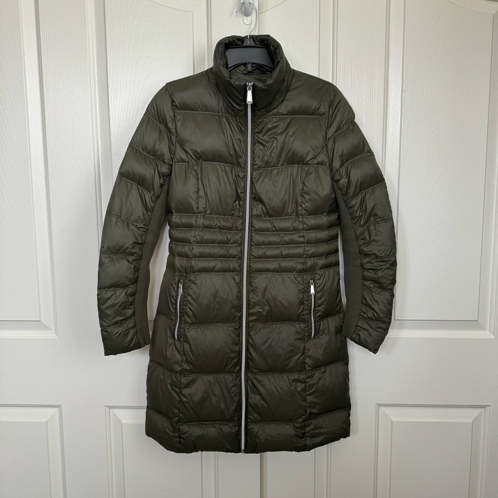 BCBGeration women puffer jacket. Military deep green. 2 side pockets w/zippers.